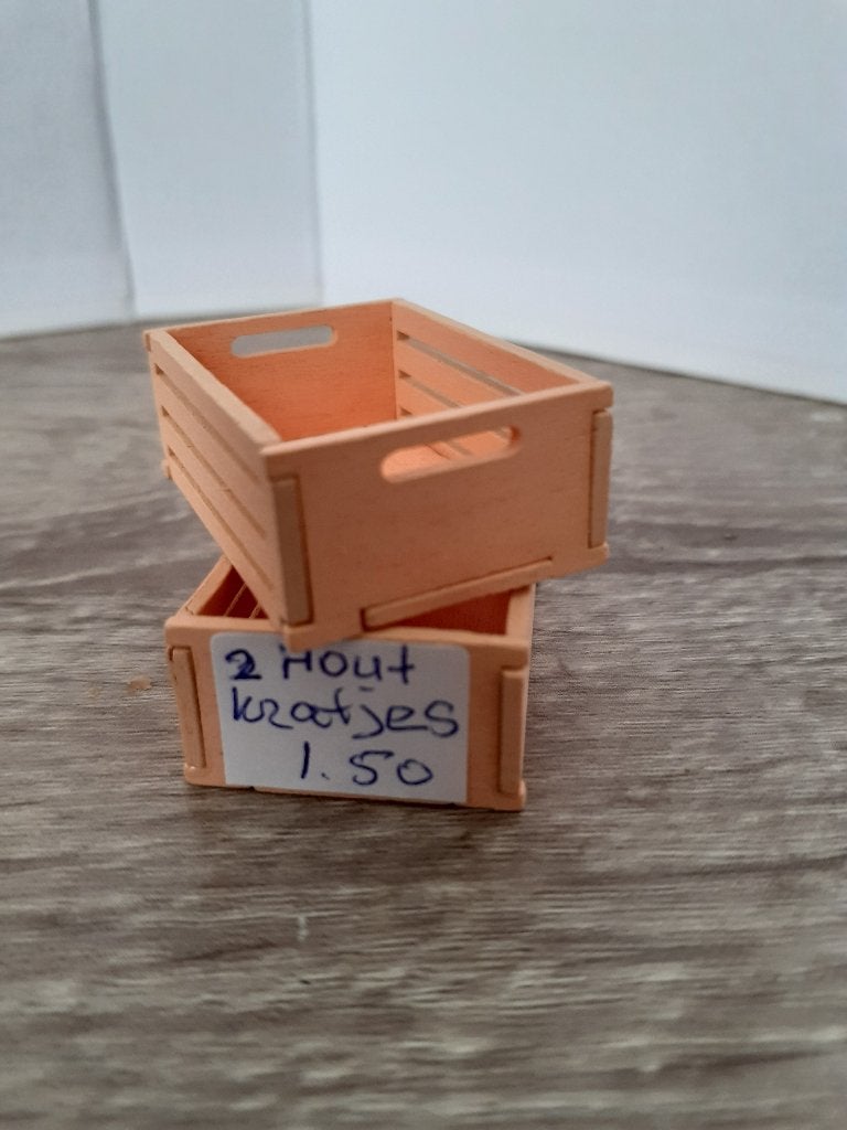 2 houten kratjes klein ,2 "riet"manden (fruit en groente ), Ophalen of Verzenden, Poppenhuis