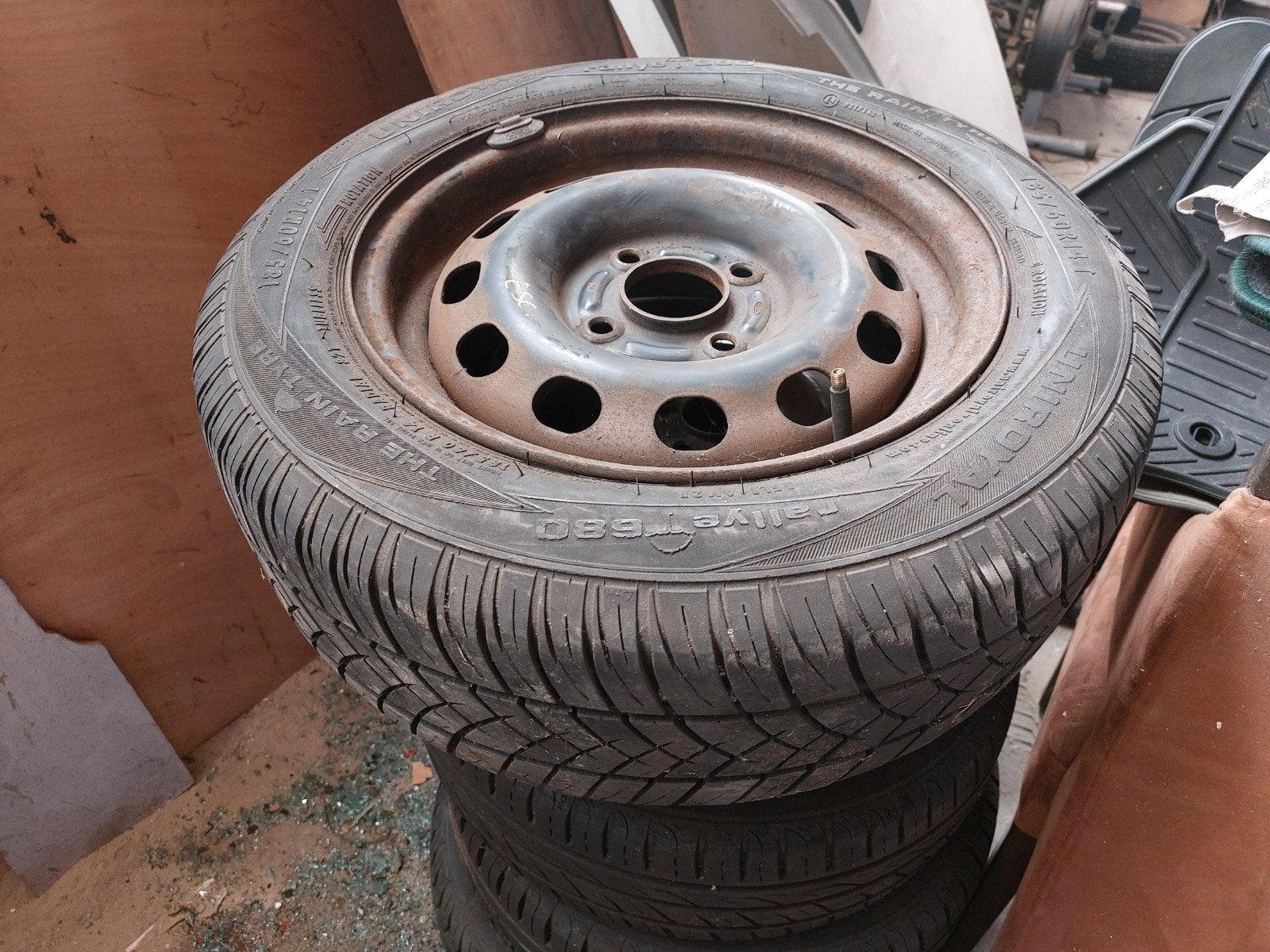 Reservewiel Ford 185/60R14 T - Uniroyal The Rain Tyre, Ophalen of Verzenden, Gebruikt
