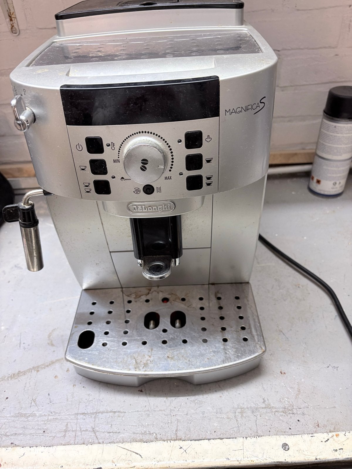 De'Longhi Magnifica S volautomatische espressomachine, Afneembaar waterreservoir, Gebruikt, Espresso apparaat, 4 tot 10 kopjes