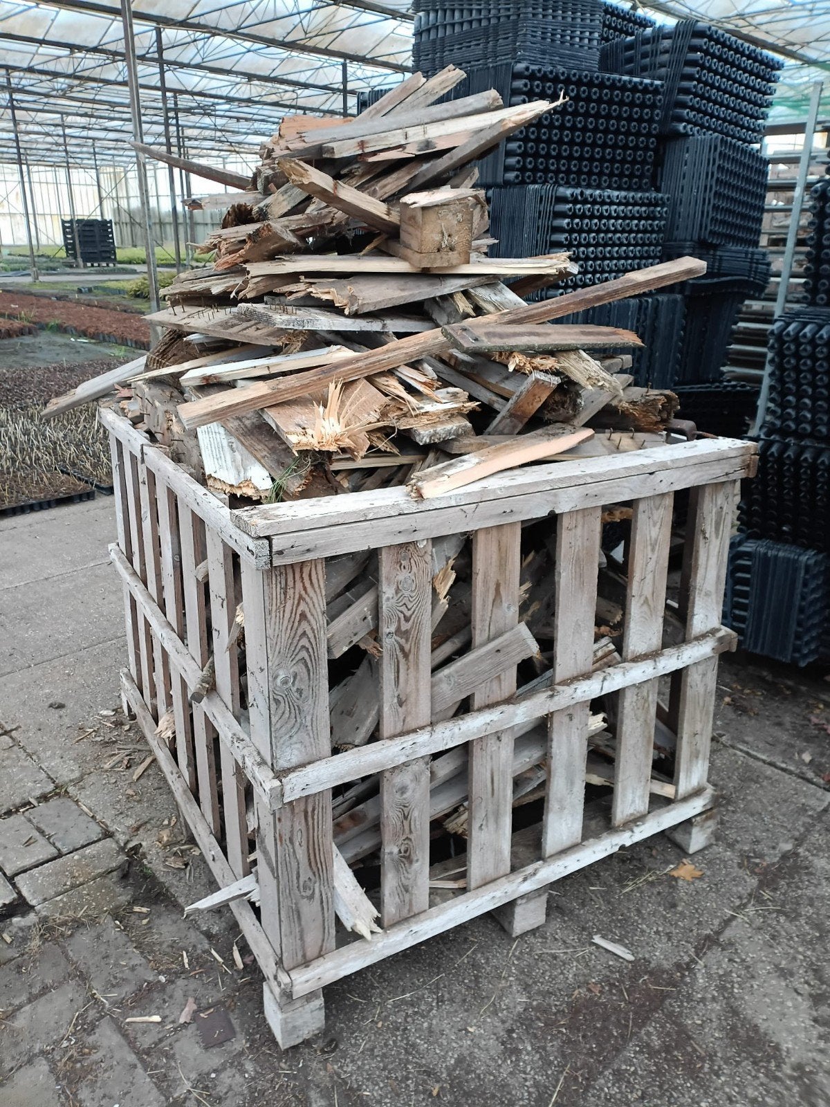 Brandhout: Gemengd hout in kist, ruim 1 kuub, Tuin en Terras, Minder dan 3 m³, Ophalen, Overige houtsoorten, Blokken