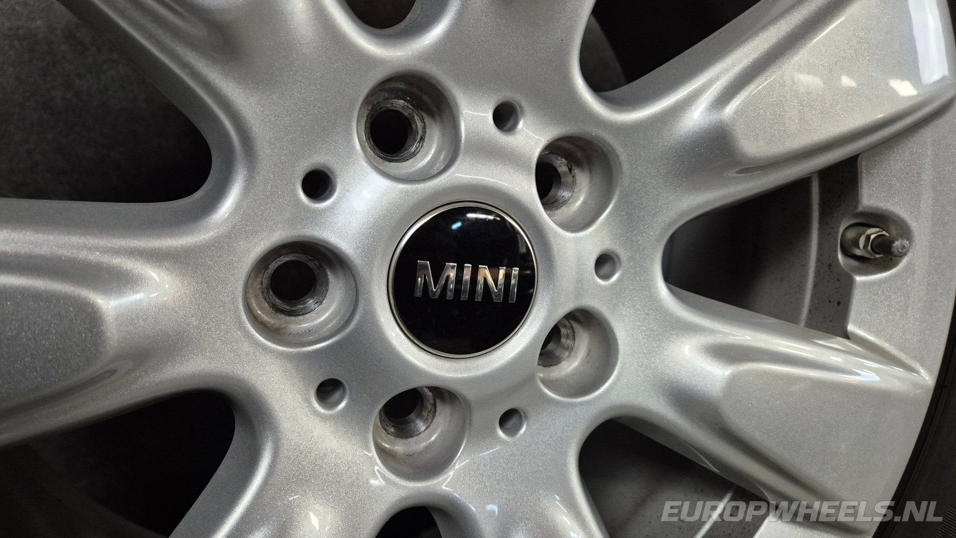 17 inch MINI Countryman F60 BMW X1 F48 X2 F39 velgen winter, Gebruikt, -, -, Banden en Velgen