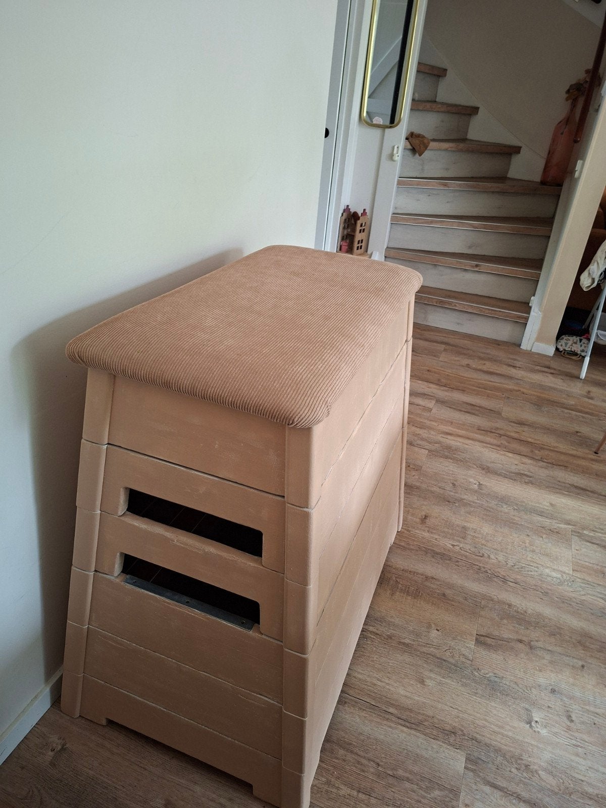 Vintage Turnkast / Opbergkast met Kussen - Beige, Ophalen, Hout, Gebruikt, Overige kleuren