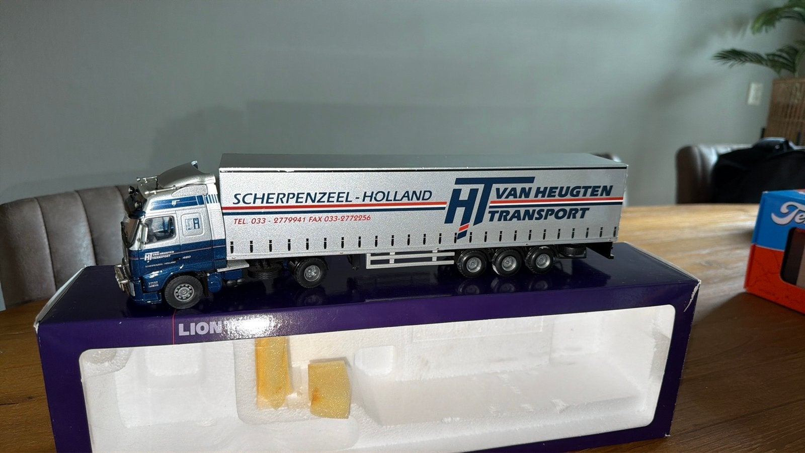 Lion Toys Volvo van Heugten Scherpenzeel, Hobby en Vrije tijd, Modelauto's | 1:50, Ophalen of Verzenden, Zo goed als nieuw, Bus of Vrachtwagen