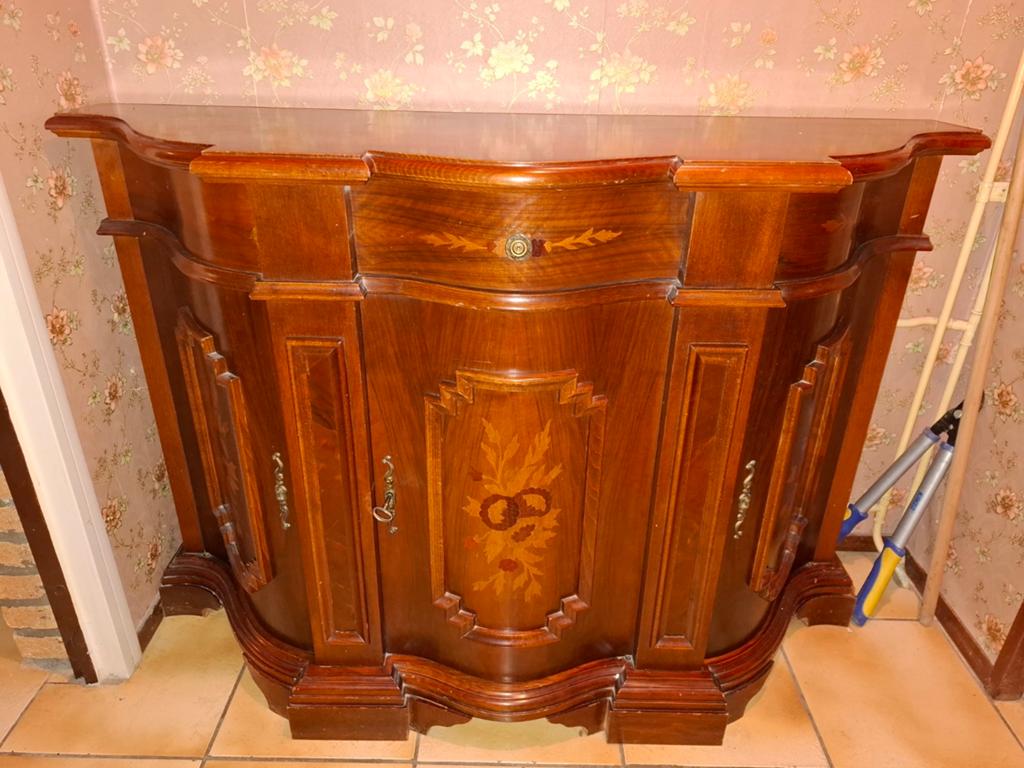 Antieke commode met inlegwerk, Ophalen