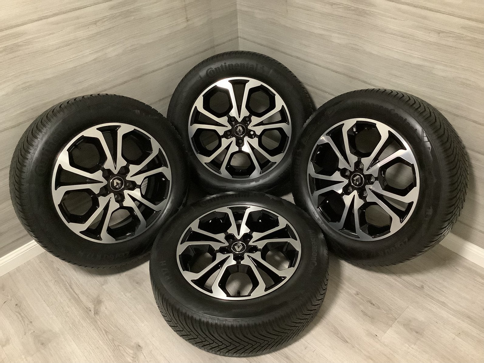 Renault CAPTUR II origineel velgen 4 seasons banden, 215 mm, Banden en Velgen, Nieuw, 17 inch