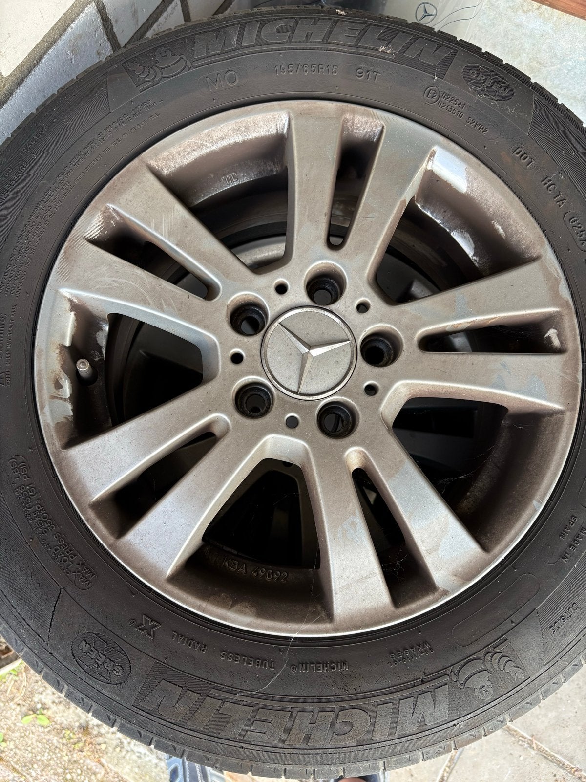 Originele Mercedes 15 inch aluminium velgen met banden, Ophalen, Gebruikt, 15 inch, Banden en Velgen