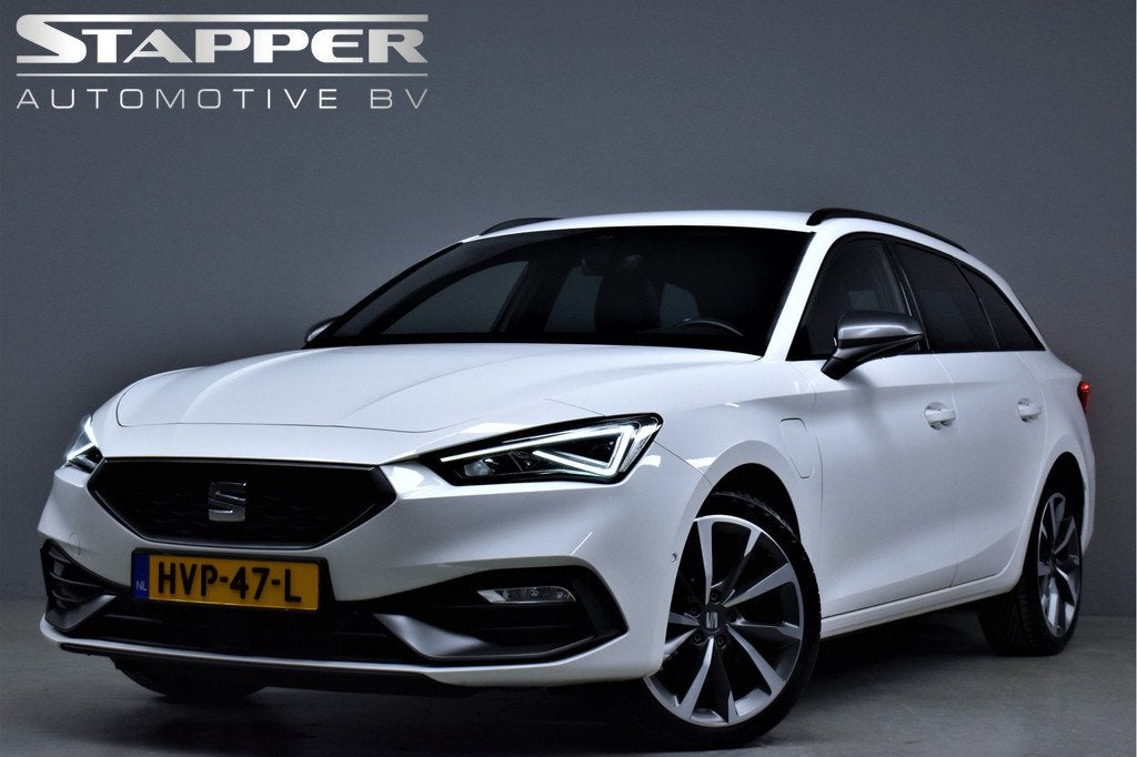 SEAT Leon Sportstourer 1.4 TSI 204pk eHybrid PHEV FR CarPlay, Auto's, Seat, Gebruikt, Leon, Wit, 1558 kg