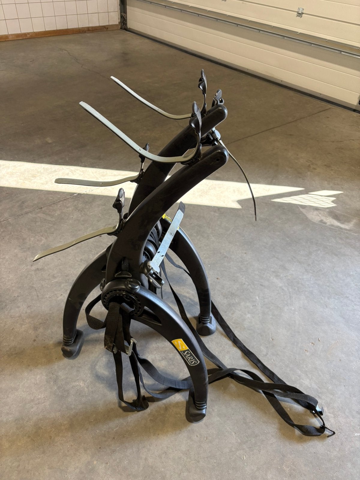 Saris Bones 2 fietsendrager, Auto diversen, Ophalen, 2 fietsen, Gebruikt, Achterklepdrager