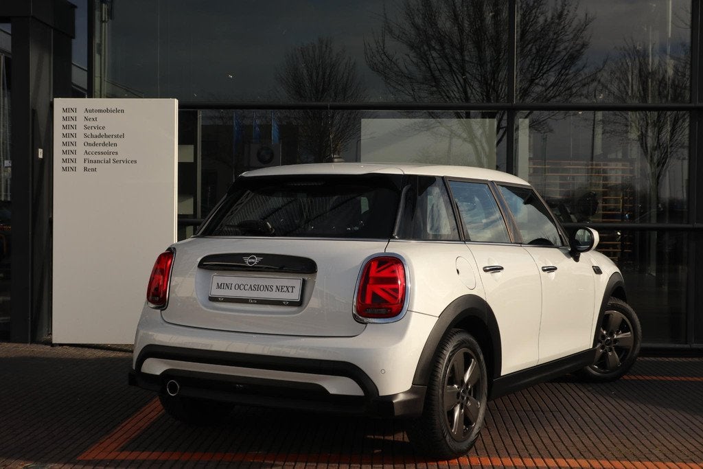 MINI 5-deurs Cooper | Cruise Control | Parkeersensor Achter, Auto's, Mini, 136 pk, Gebruikt, Met garantie (alle), Leder en Stof