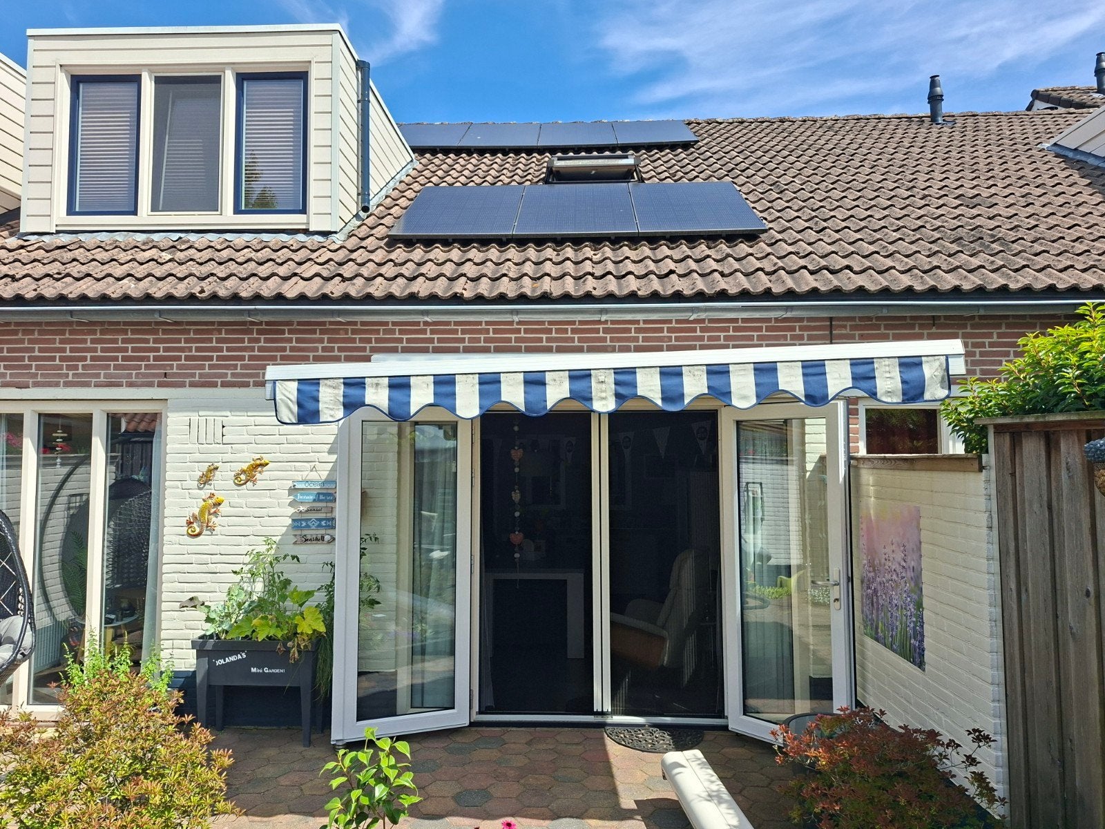 Te koop elektrisch zonnescherm, Tuin en Terras, Zonneschermen, 150 tot 300 cm, Ophalen of Verzenden, Knikarmscherm, Elektrisch