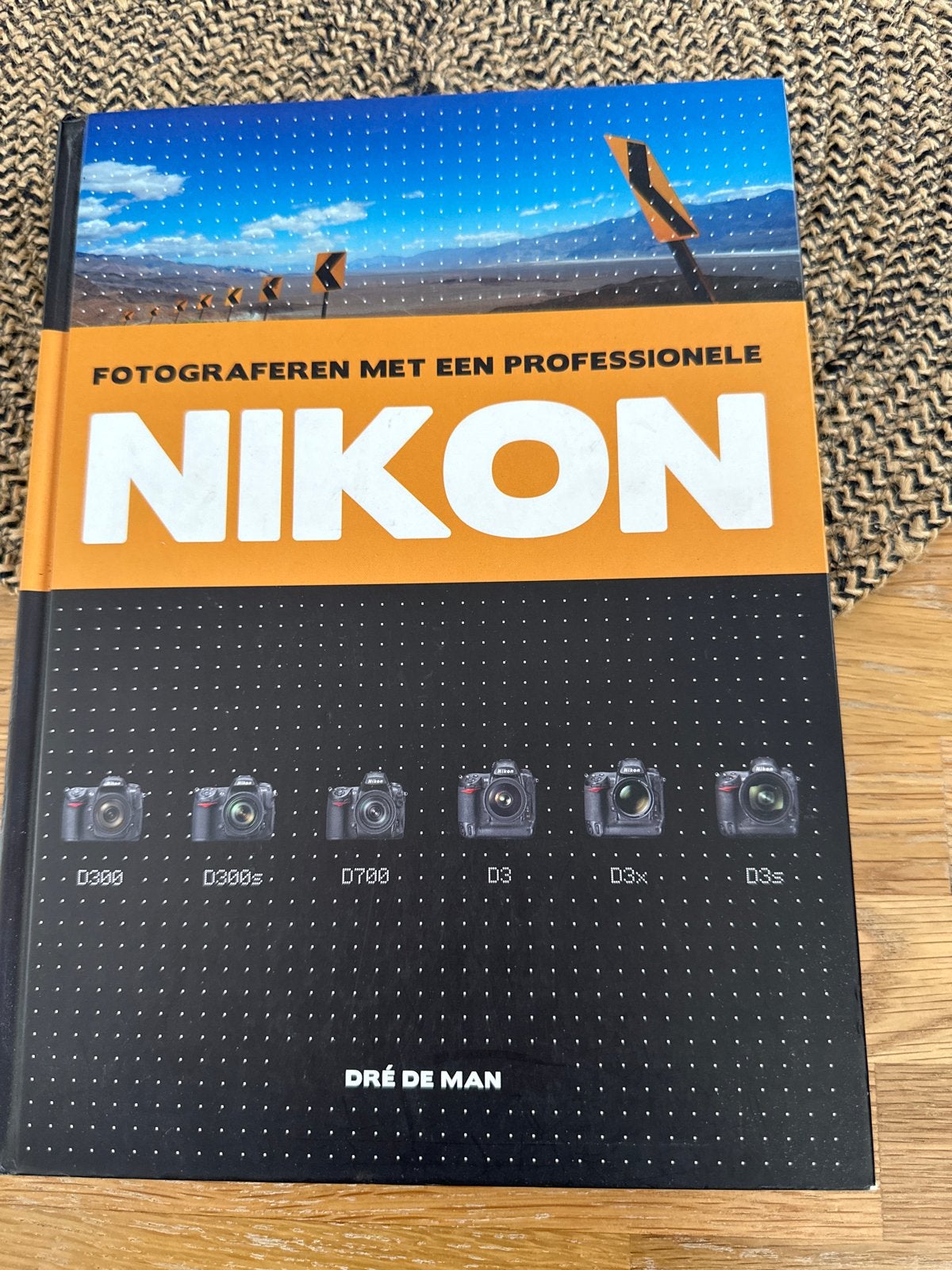 Fotograferen met een Professionele Nikon - Dré de Man, Ophalen of Verzenden, Zo goed als nieuw, Fotografie algemeen