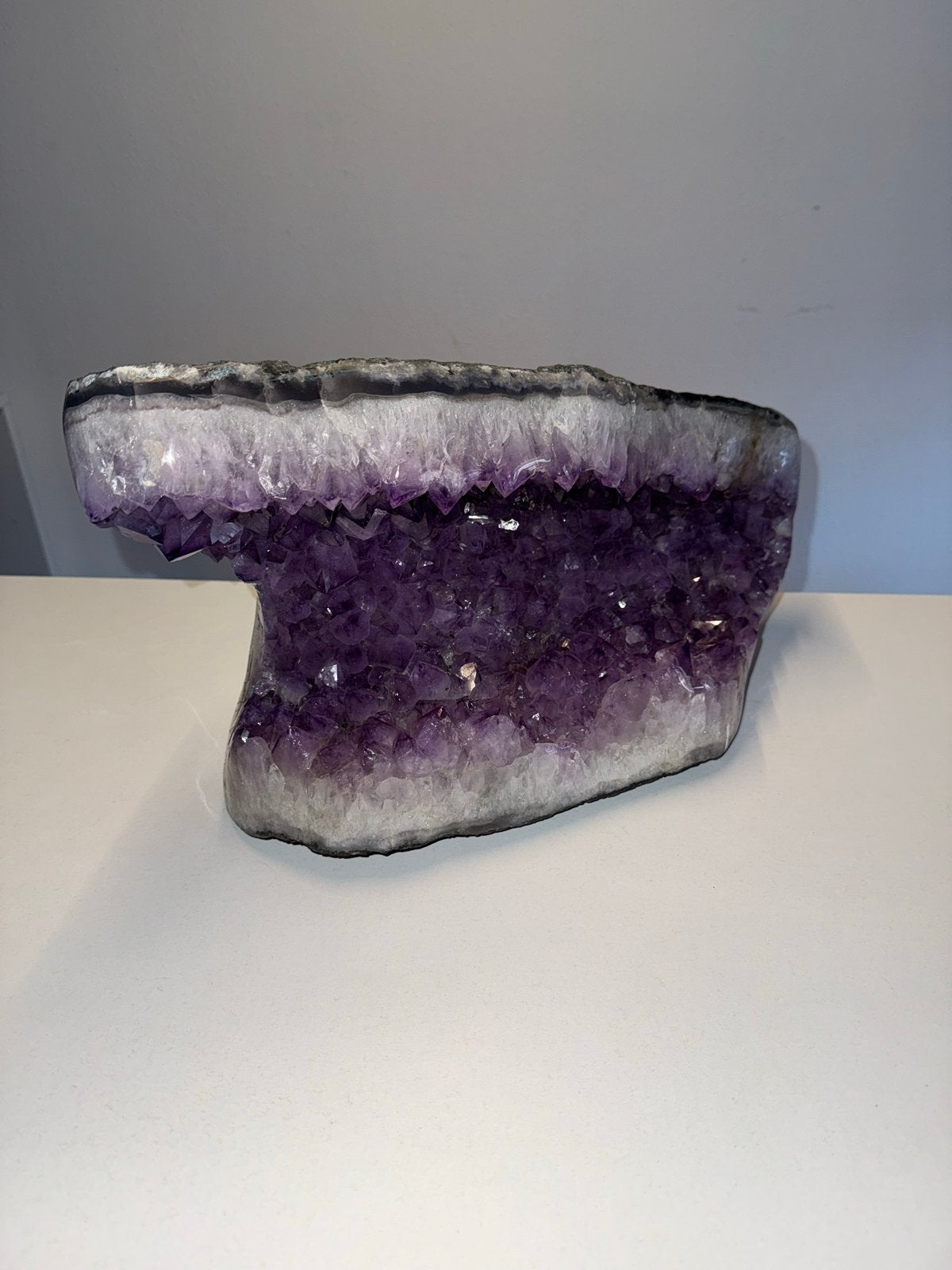 Grote Amethist Geode uit Brazilië - 12 kg, Verzamelen, Ophalen of Verzenden, Mineraal