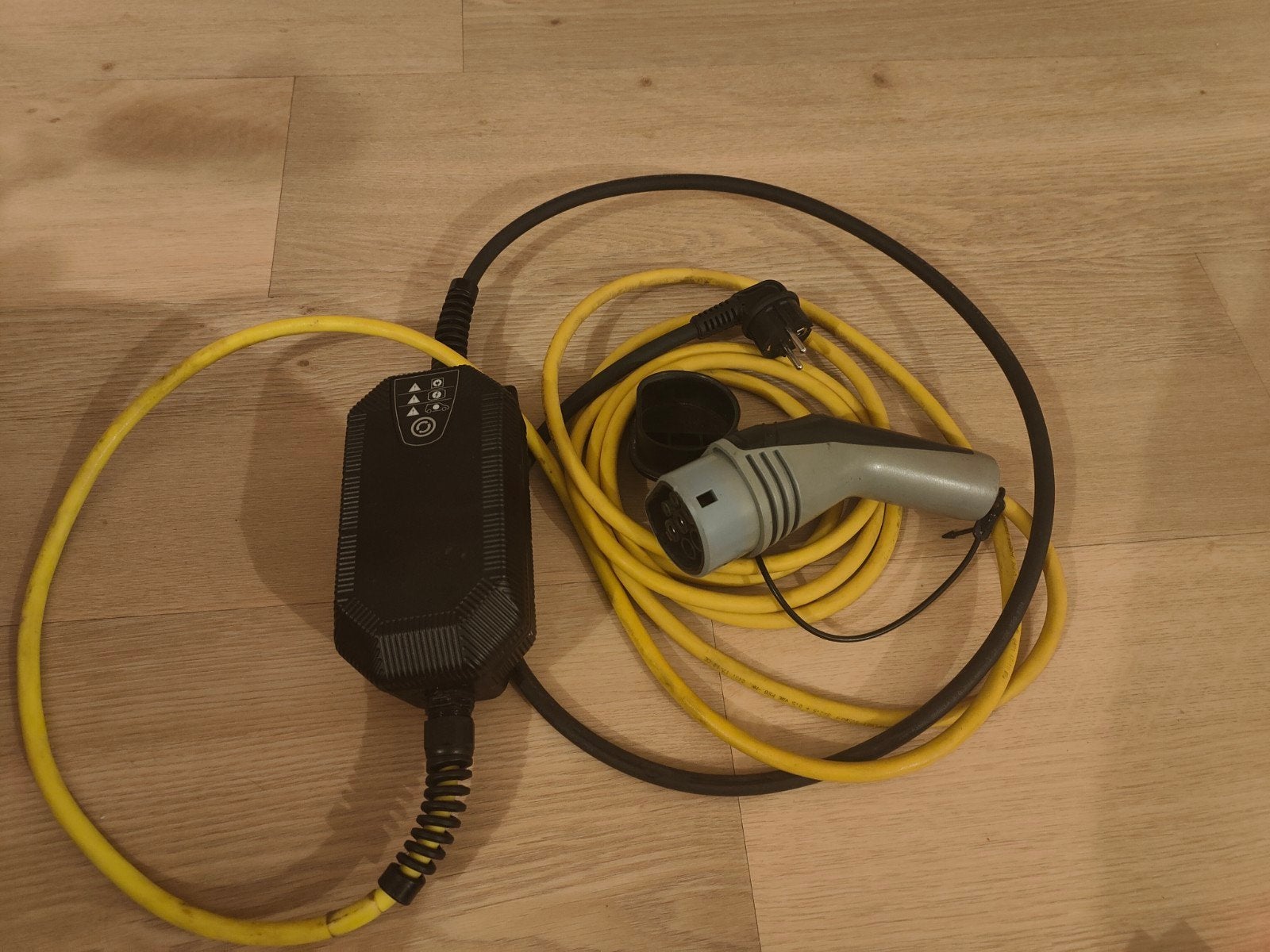 Originele Volkswagen / Audi Thuislader Mode 2 (230V - 10A), Ophalen of Verzenden, Gebruikt, Audi