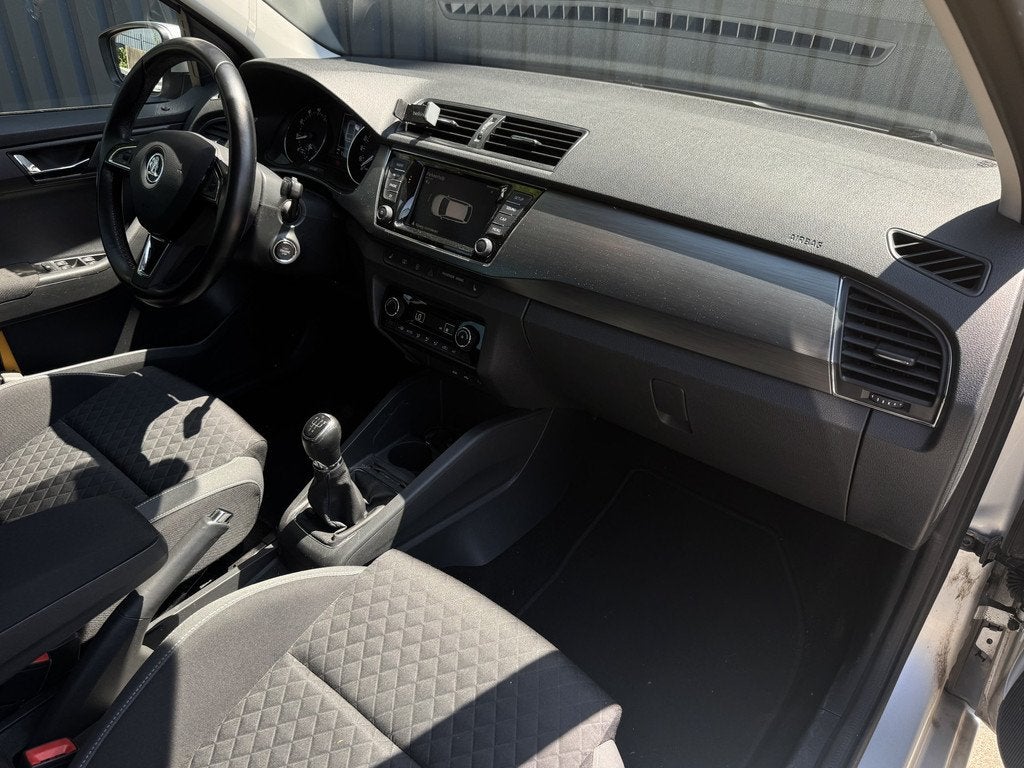 Skoda Fabia Combi 1.2 TSI First Edition Style 1e eigenaar, N, Auto's, Stof, 4 cilinders, Origineel Nederlands, Handgeschakeld