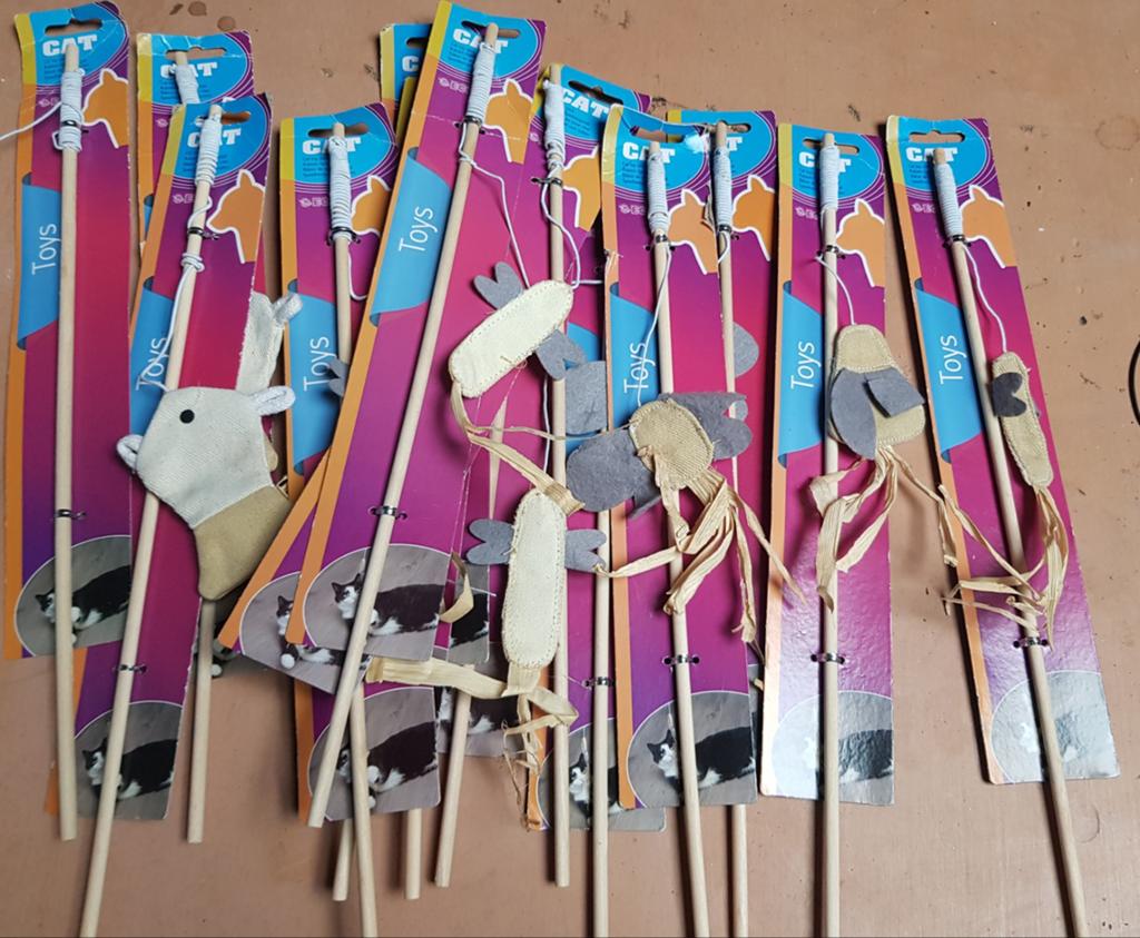13 katten speelgoed, Ophalen, Nieuw, Speelhengel