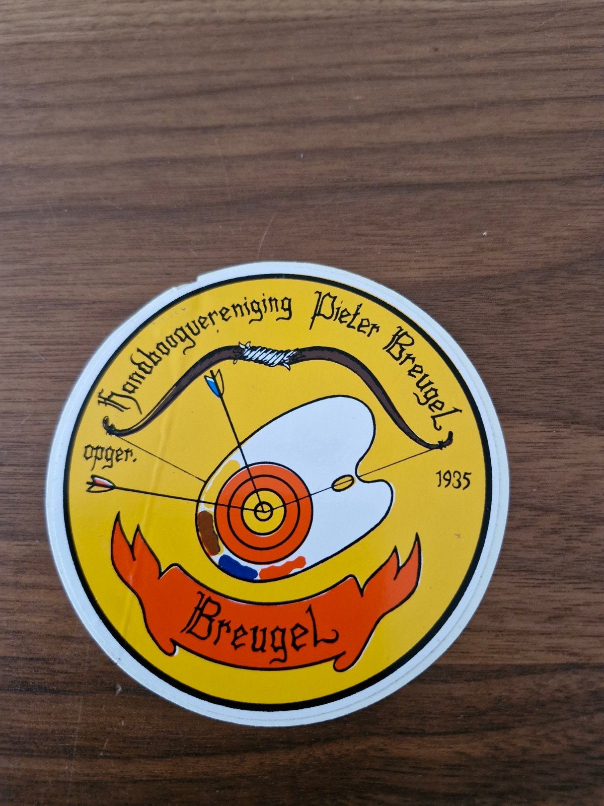 11555 Vintage sticker Handboogvereniging Pieter Breugel 1935, Ophalen of Verzenden
