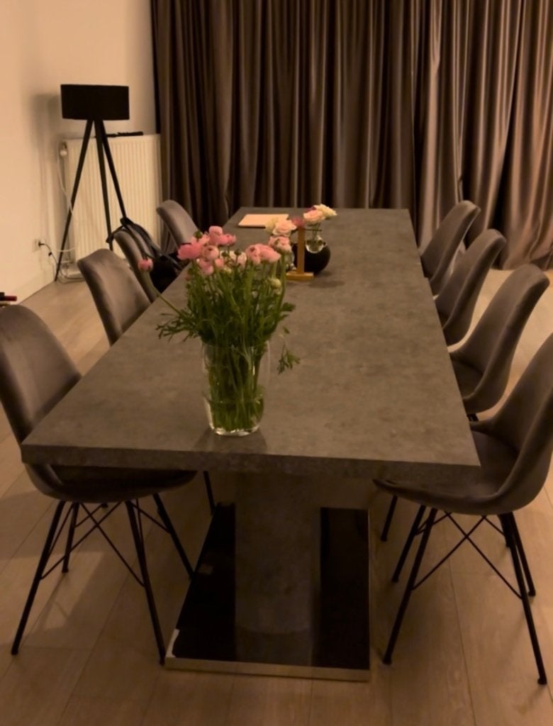 Beliani grijze eettafel, Ophalen, Overige materialen, Gebruikt, Betonlook