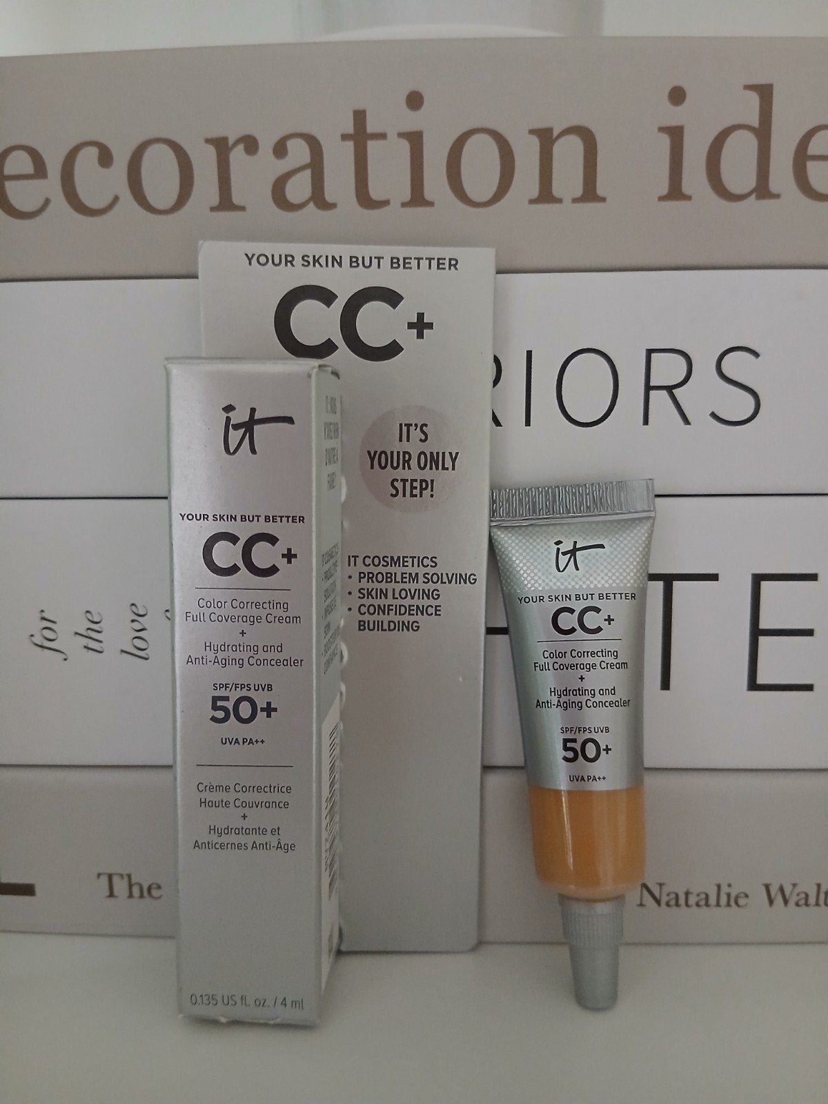 4 ML IT Cosmetics Your Skin But Better CC+ Cream nu €4,99, Ophalen of Verzenden, Nieuw, Gehele gezicht