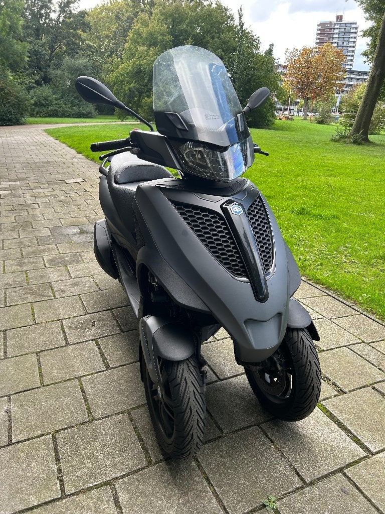 Piaggio LT MP3 Yourban 300, Cardan-aandrijving, Scooter, 300 cc, Nieuw