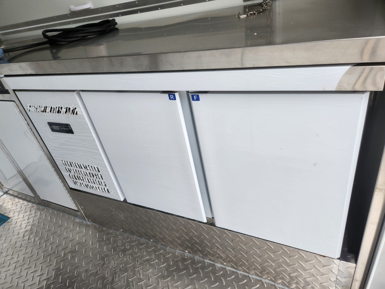 Foto 13 van Nieuwe Foodtrailer/Verkoopwagen - Direct Beschikbaar