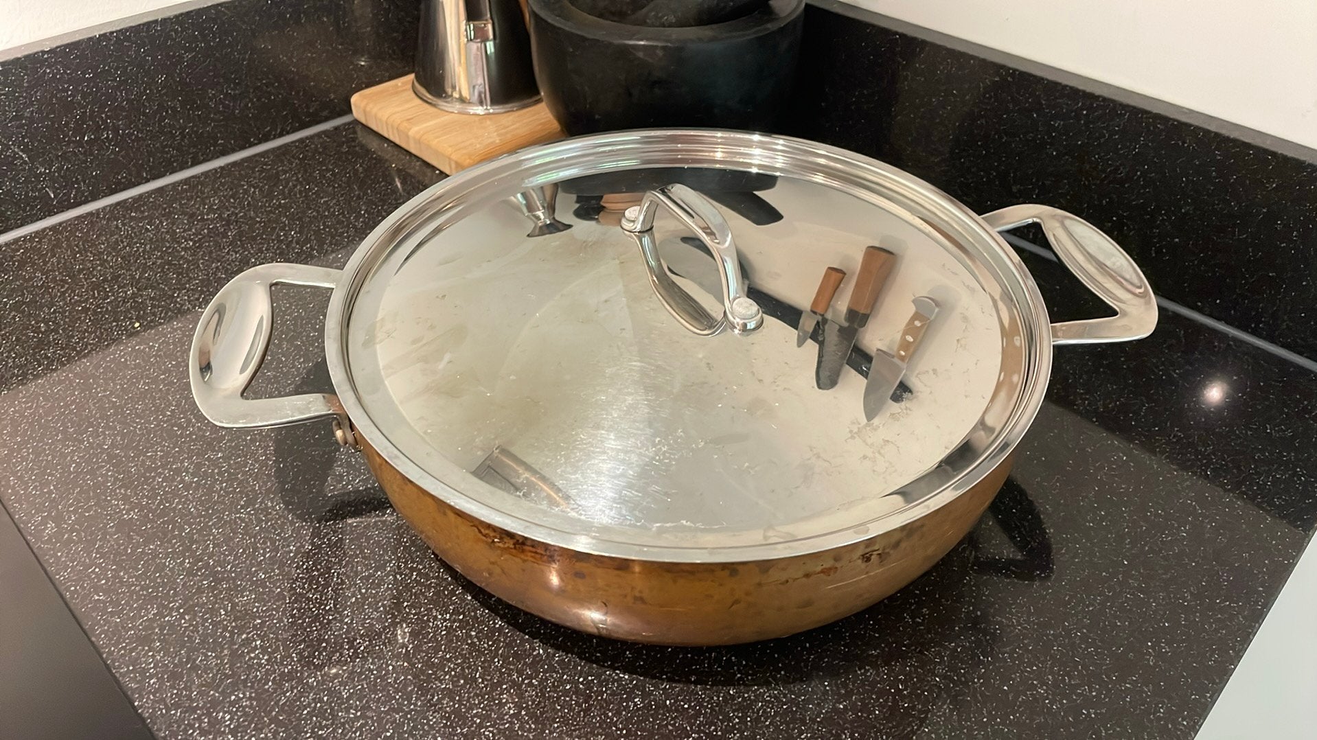Koperen hapjespan met deksel, Ophalen, Zo goed als nieuw, Koper, Braadpan