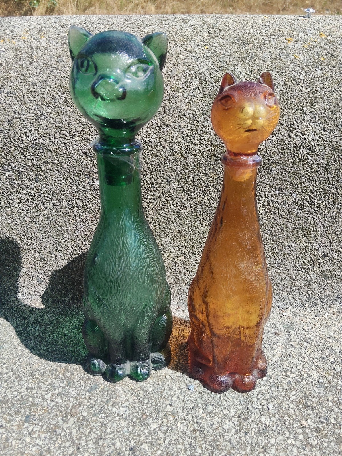 Vintage prachtige kattenflessen: oranje en groene karaf, Ophalen