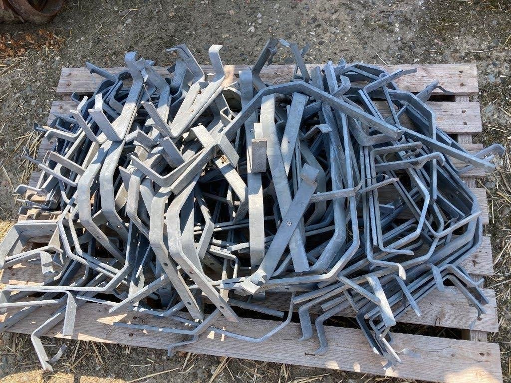 82 gootbeugels voor bakgoot, Ophalen, Zo goed als nieuw, Zink, Minder dan 2 meter
