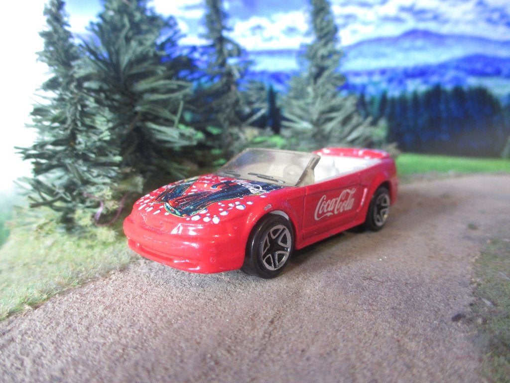 1:61 Ford Mustang Convertible 1999 - MBX Coca Cola, Ophalen of Verzenden, Zo goed als nieuw, Auto