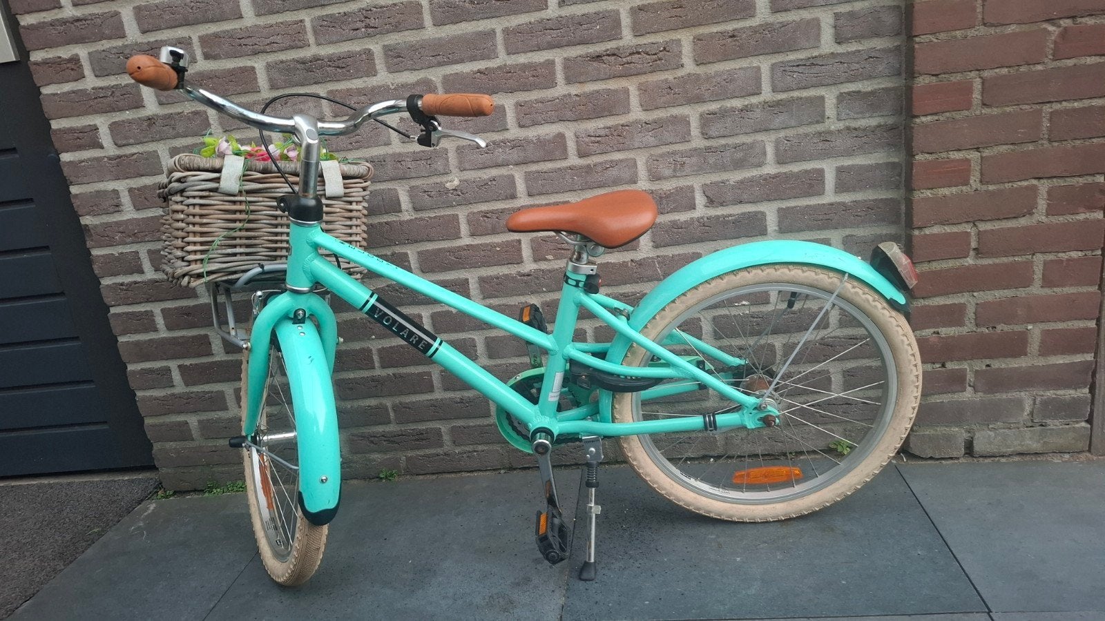 Leuke kinderfiets 20 inch met mandje, Ophalen, Volare, Zo goed als nieuw, Terugtraprem