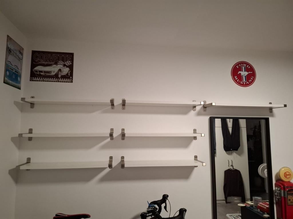 Ikea wandplanken, 7 stuks met rvs-look steunen, Ophalen, Zo goed als nieuw