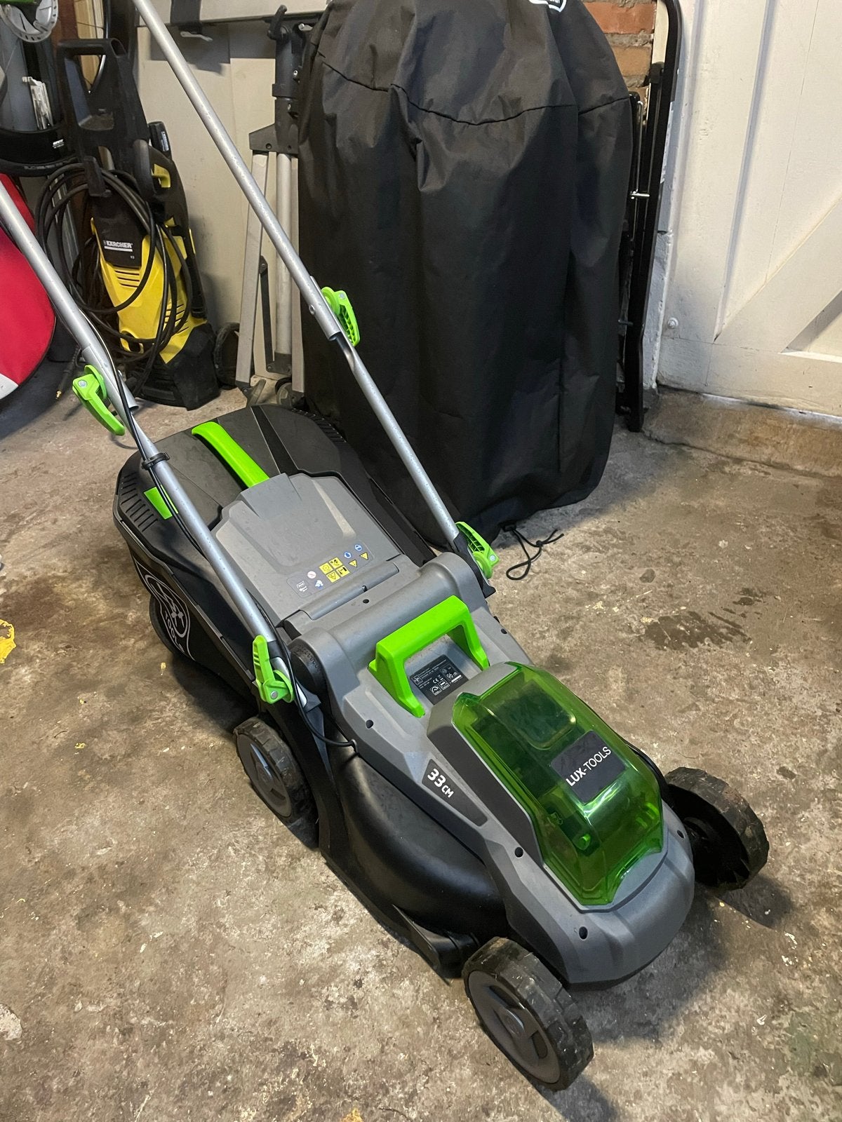 Lux-Tools Accu Grasmaaier 33cm met 20V 4.0Ah Accu, Cirkelmaaier, Accu-grasmaaier, Ophalen of Verzenden, Zo goed als nieuw
