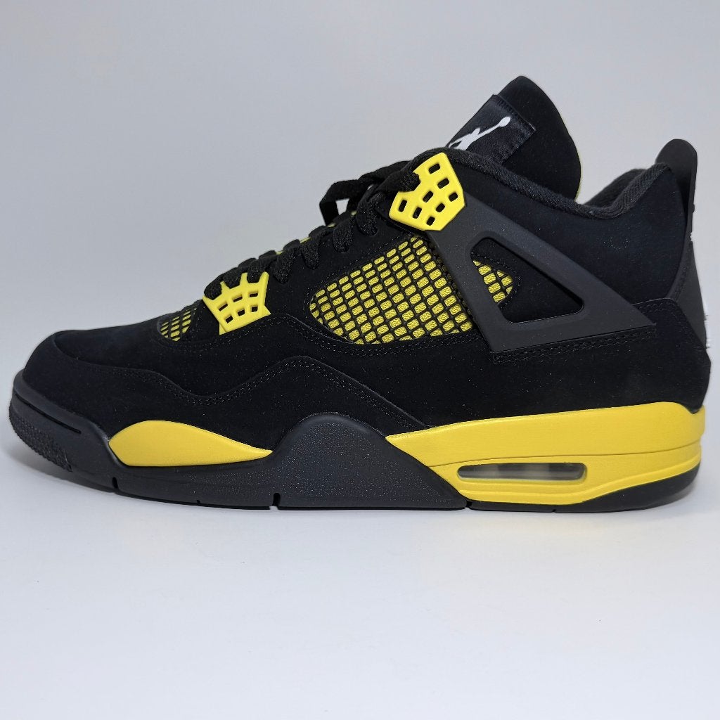 Jordan 4 Retro Thunder - Maat 43, Kleding | Heren, Zwart, Nieuw, Ophalen of Verzenden, Sneakers of Gympen