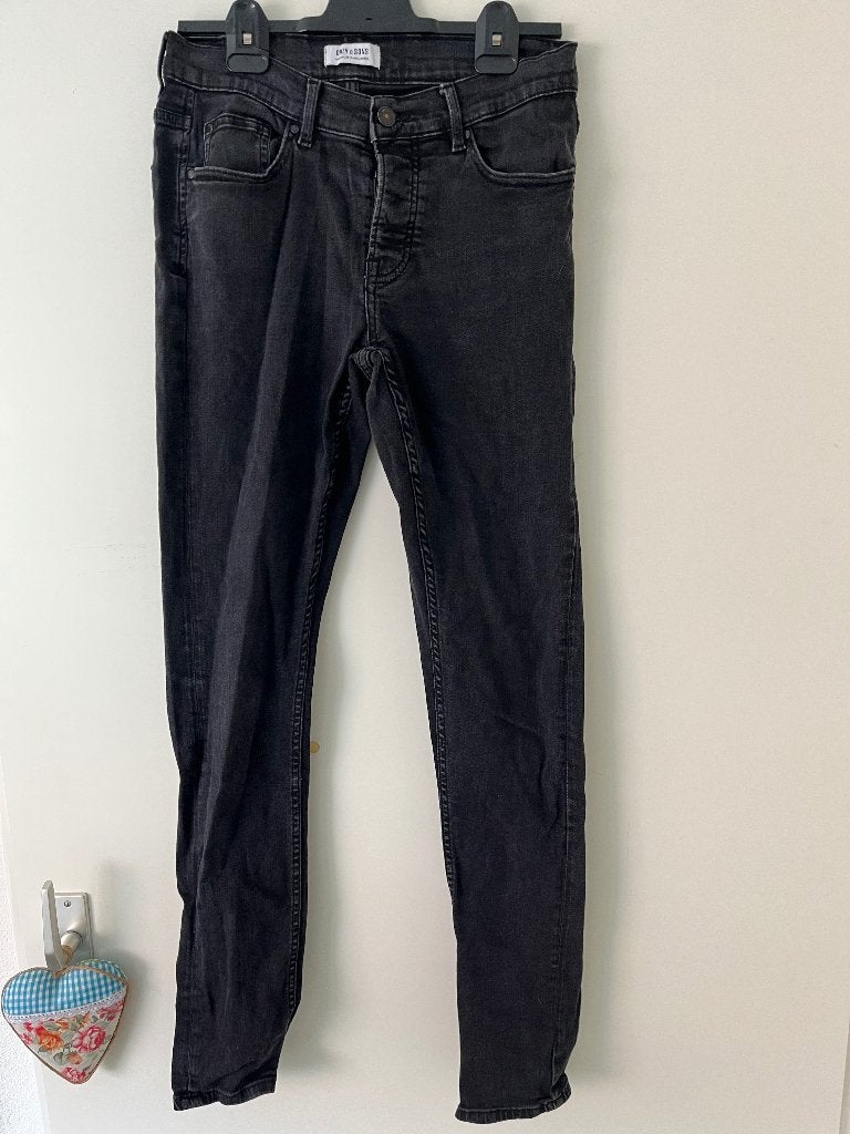 Jeans in het zwart maat 32-34 only and sons, Kleding | Heren, Spijkerbroeken en Jeans, Verzenden, Zwart, W32 (confectie 46) of kleiner