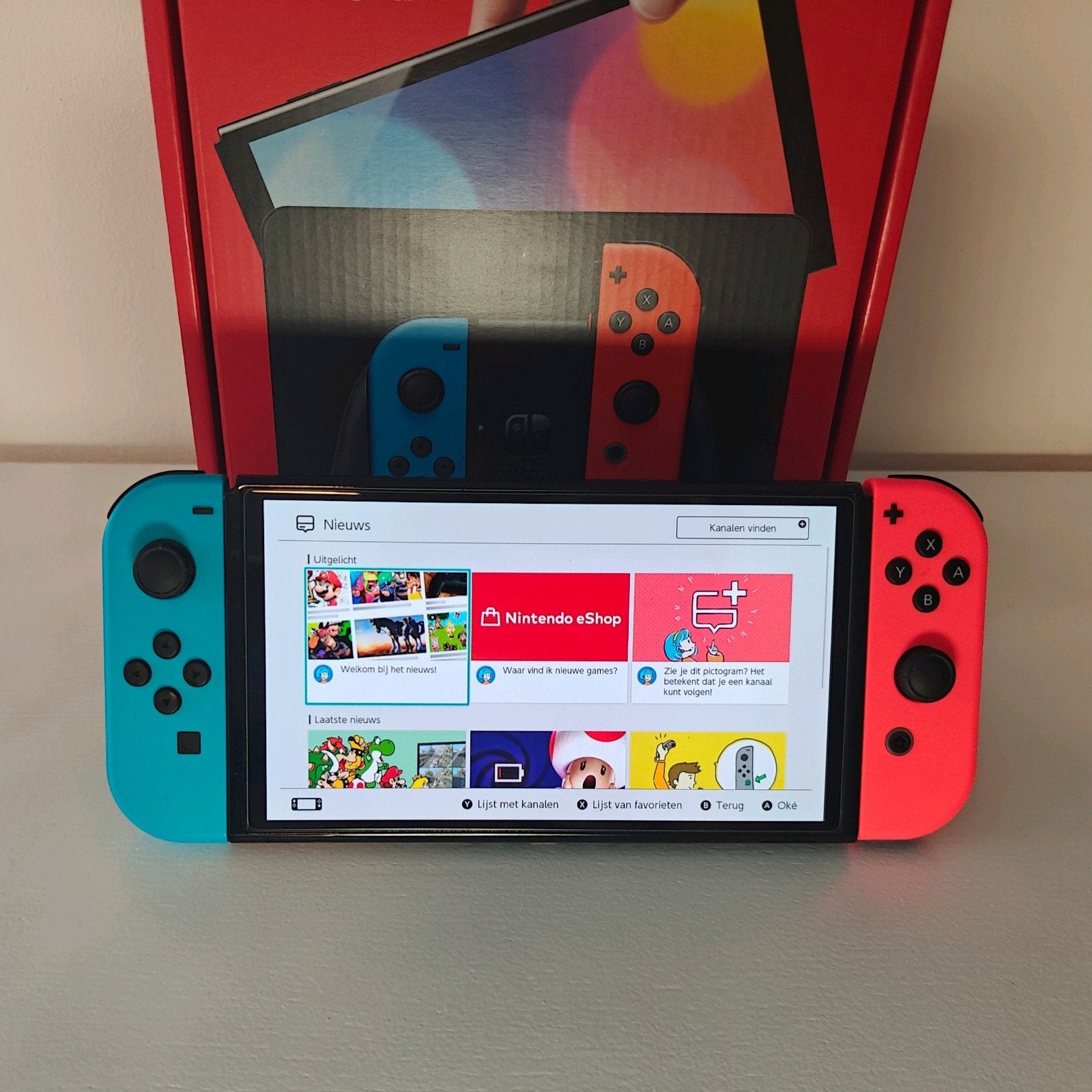 Nintendo Switch OLED, Spelcomputers en Games, Ophalen, Zo goed als nieuw