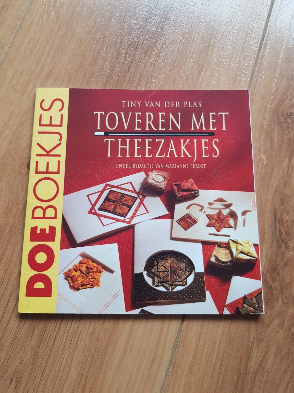 T. van der Plas - Toveren met theezakjes, Ophalen of Verzenden