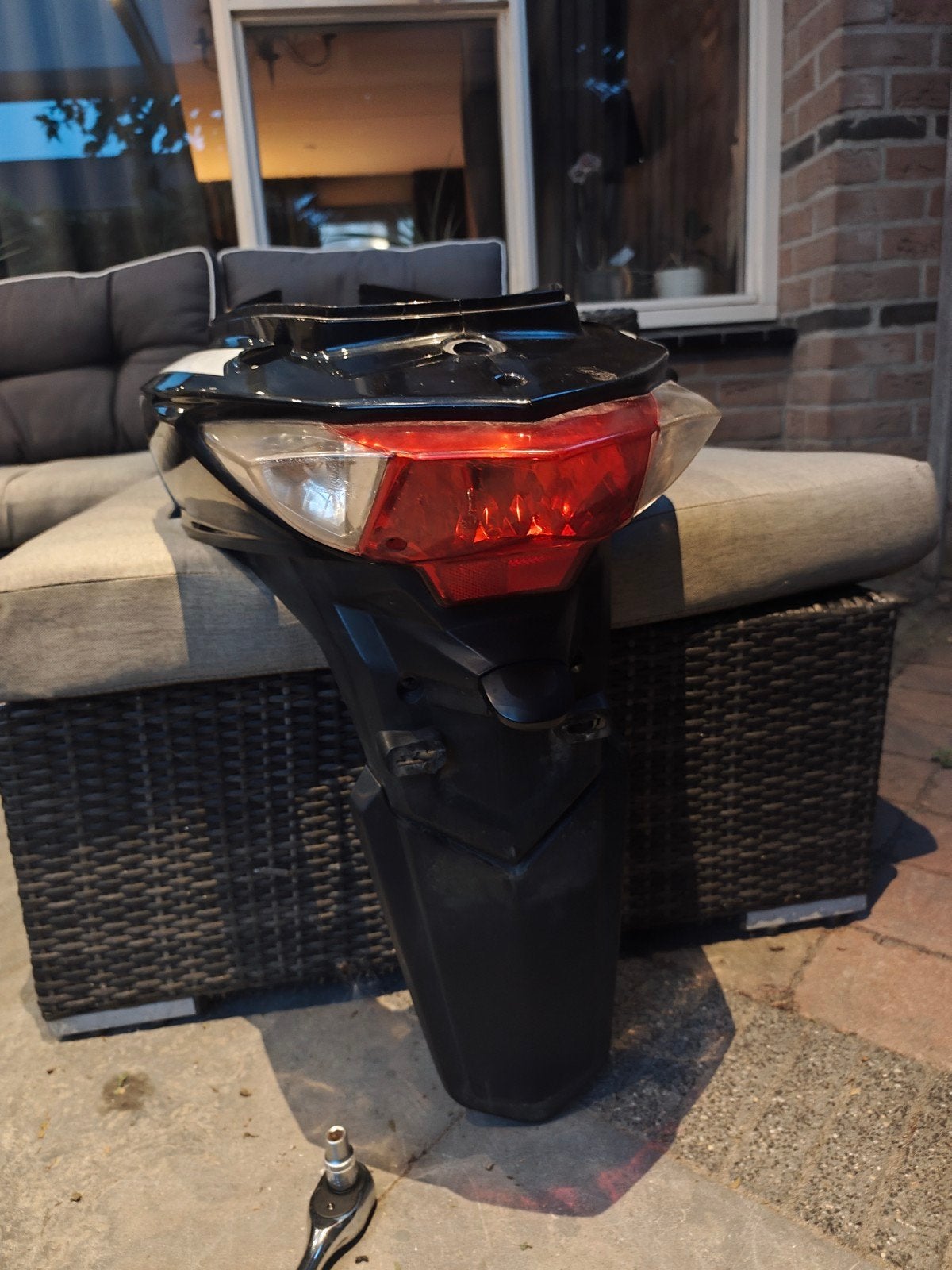 Achterkap met achterlicht voor scooter, Fietsen en Brommers, Ophalen, Gebruikt, Kap, SYM