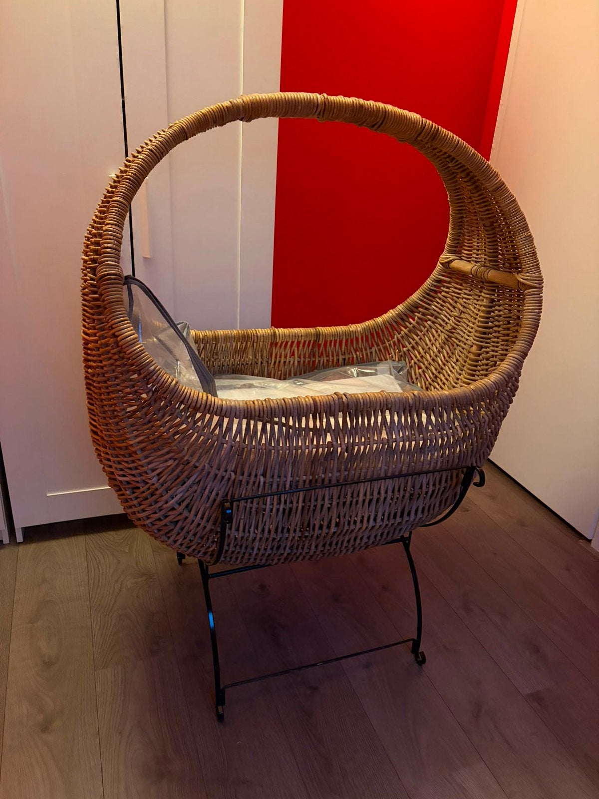 Bruine celine wieg met bekleding, Ophalen, Gebruikt, Wieg