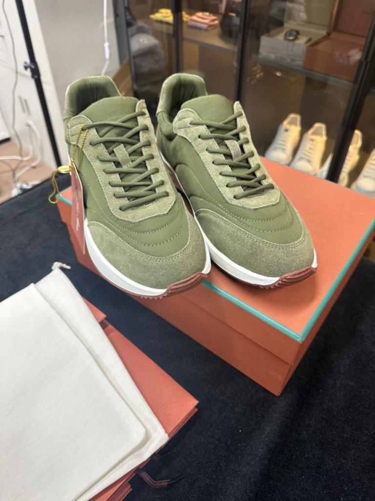 Loro Piana Sneakers Groen - Nieuw in Doos, Kleding | Dames, Schoenen, Ophalen of Verzenden, Nieuw, Groen, Sneakers of Gympen