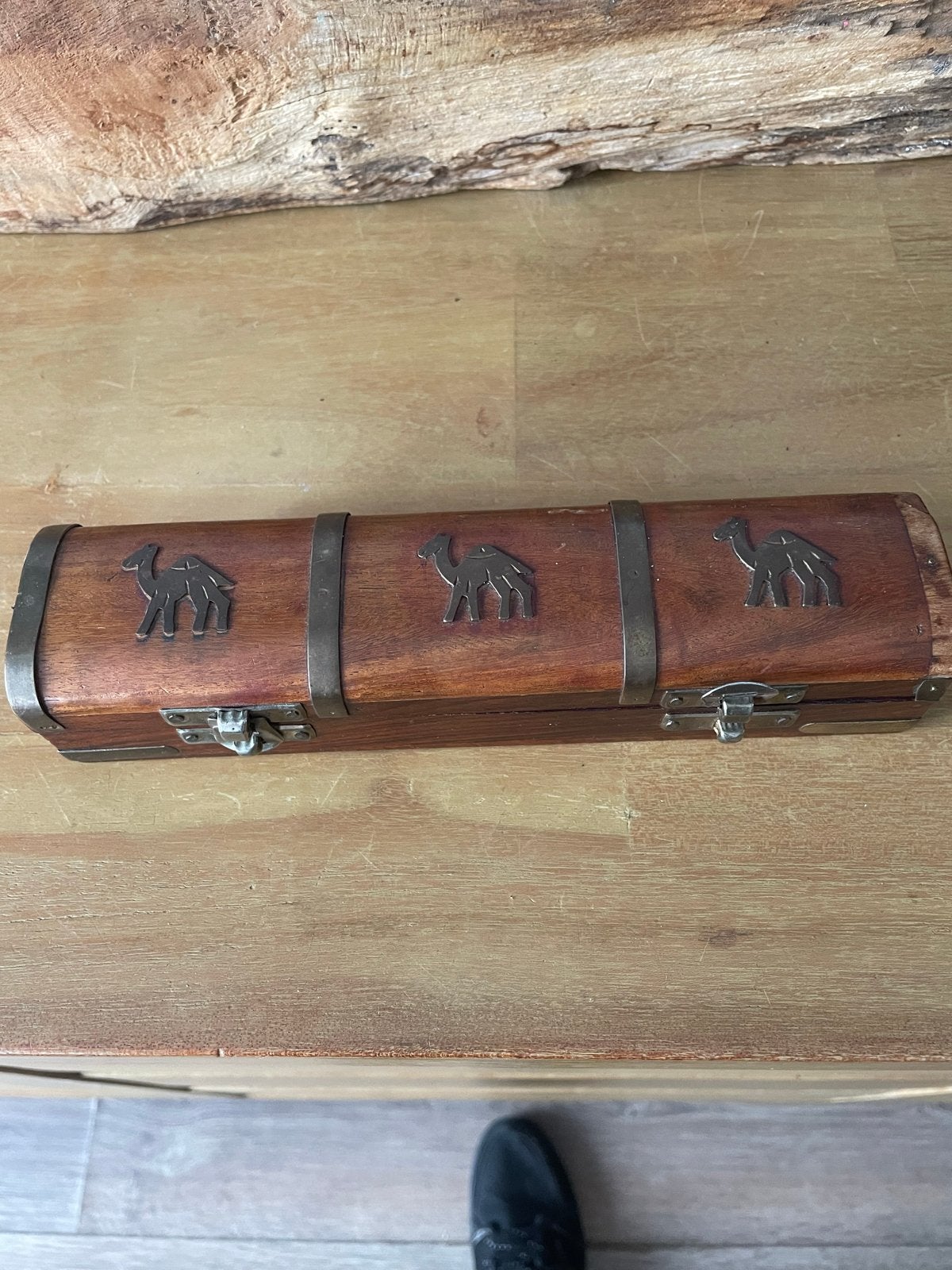Vintage houten doosje met kameelversiering, Antiek en Kunst, Antiek | Woonaccessoires, Ophalen of Verzenden