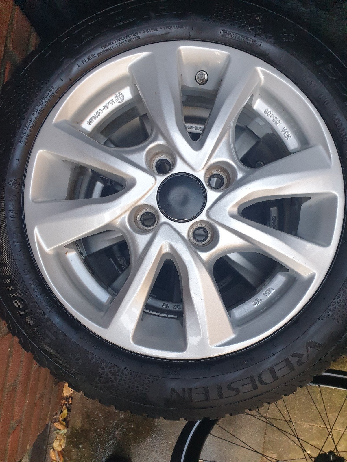 Alu velgen 4x100 met banden, o.a. voor Kia Picanto (zgan), Ophalen, Gebruikt