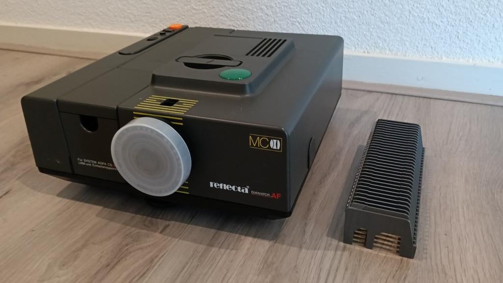 Reflecta Diamator AF diaprojector - Getest en werkend, Audio, Tv en Foto, Diaprojectors, Ophalen of Verzenden, Gebruikt