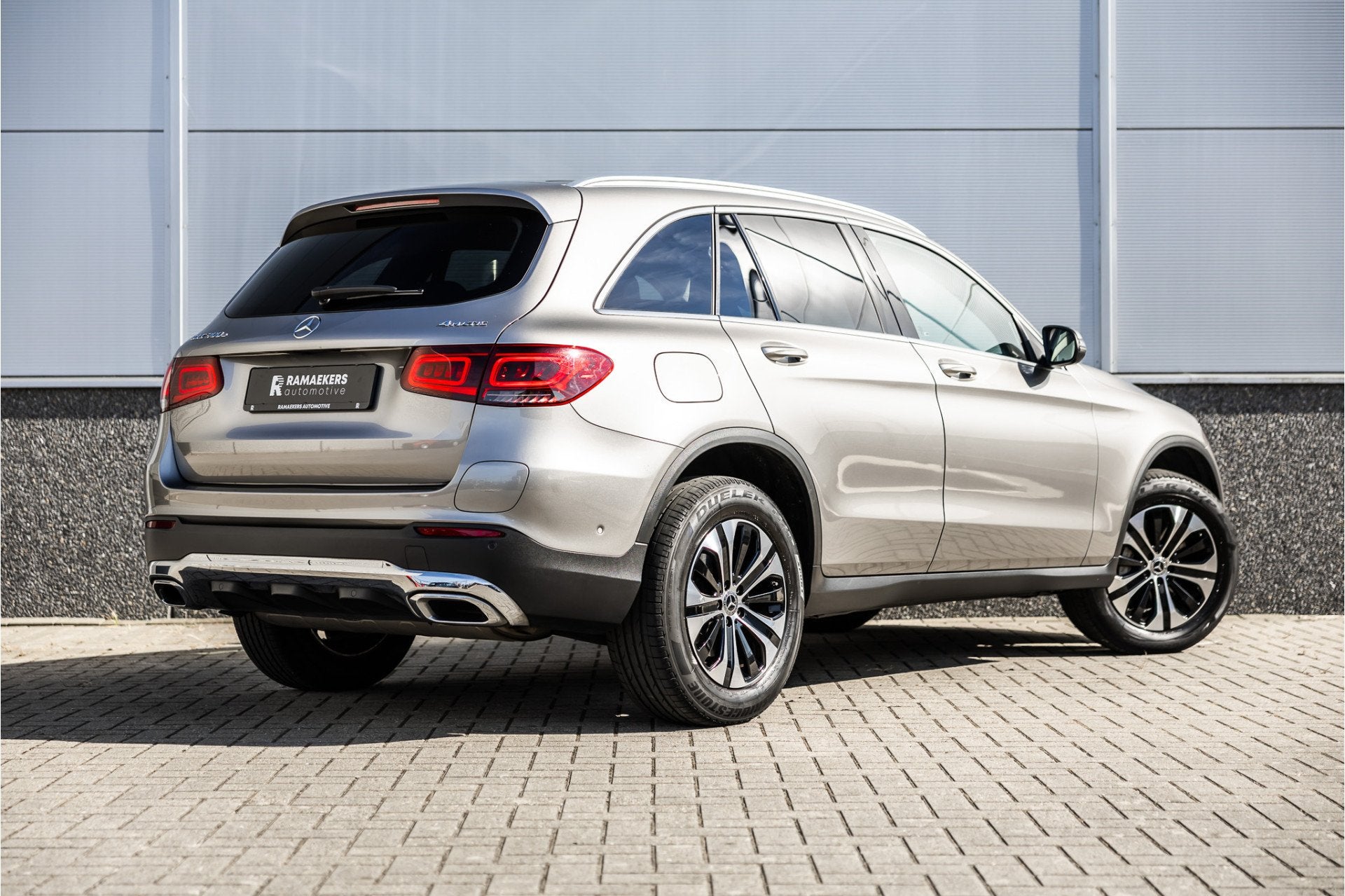 Mercedes-Benz GLC 300e 4MATIC Camera / Leder / Led / Chroom, Auto's, Automaat, Dealer onderhouden, Gebruikt, 4 cilinders