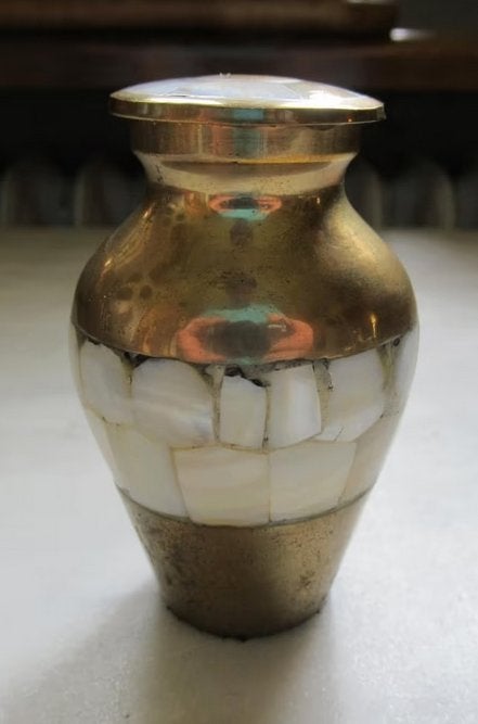 Urn van messing en parelmoer, Ophalen of Verzenden