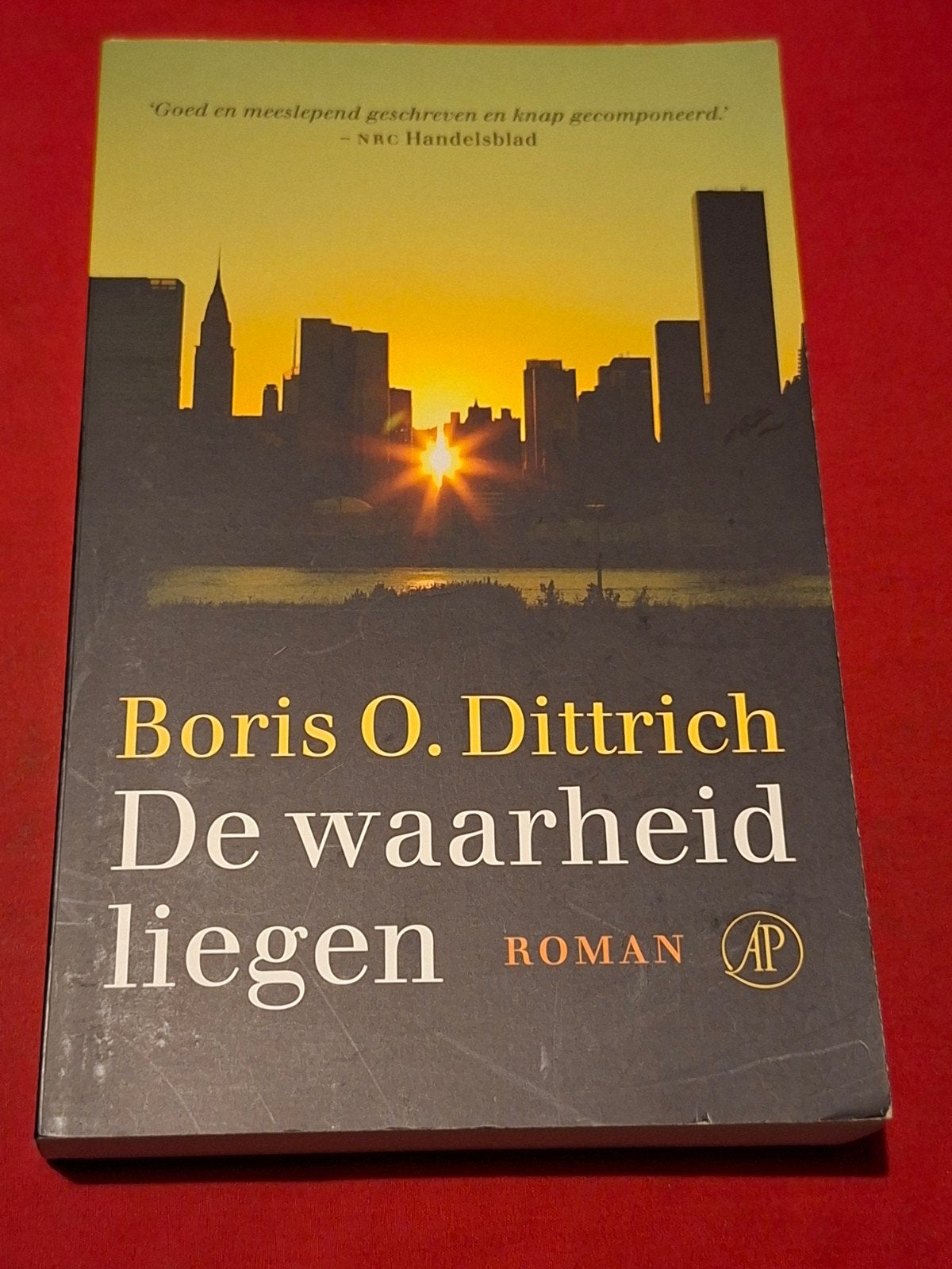 GESIGNEERD De waarheid liegen. Boris O. Dittrich., Boeken, Ophalen of Verzenden, Gelezen