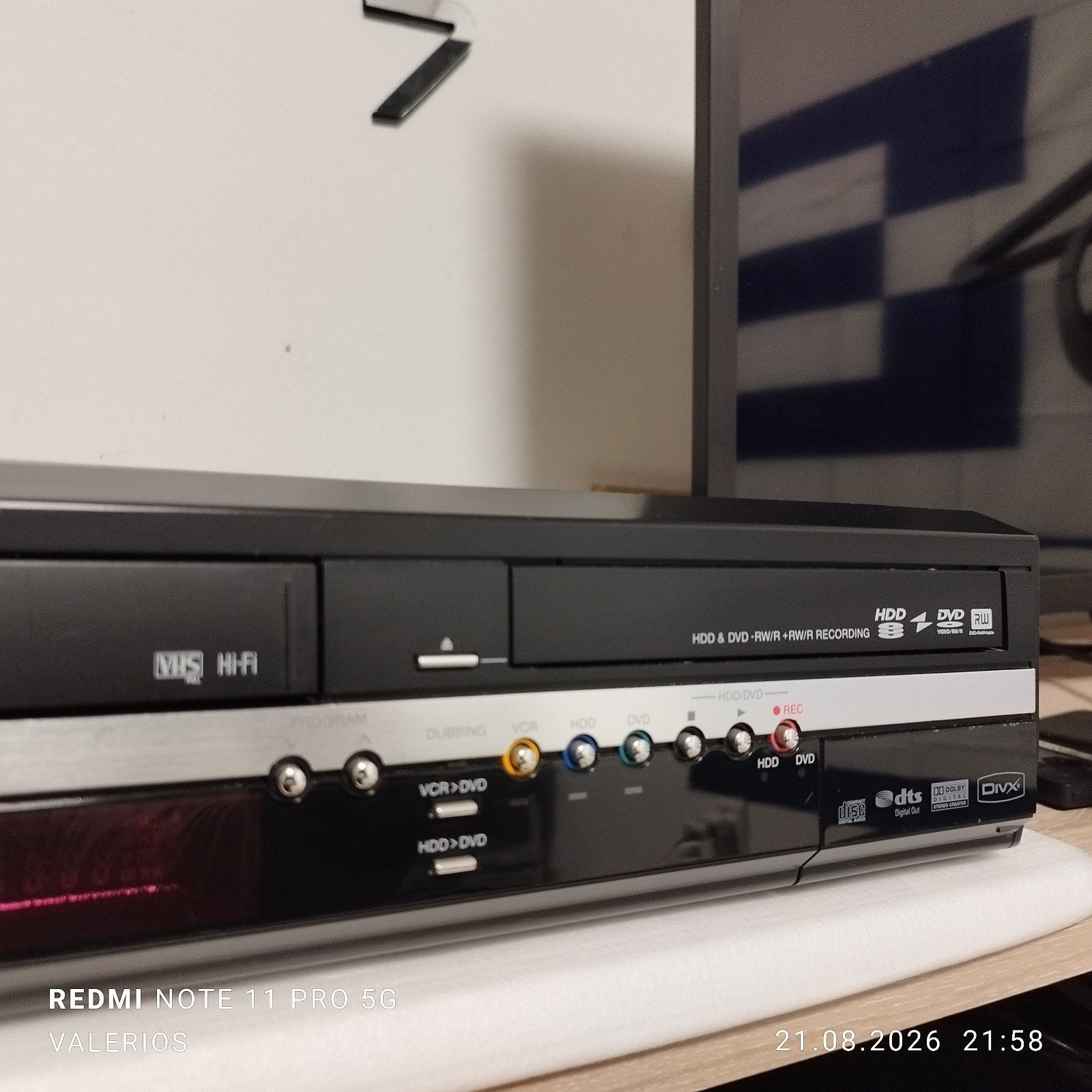 TOSHIBA VHS/DVD Video Recorder., Gebruikt, Met harddisk, Dvd-recorder, Ophalen of Verzenden