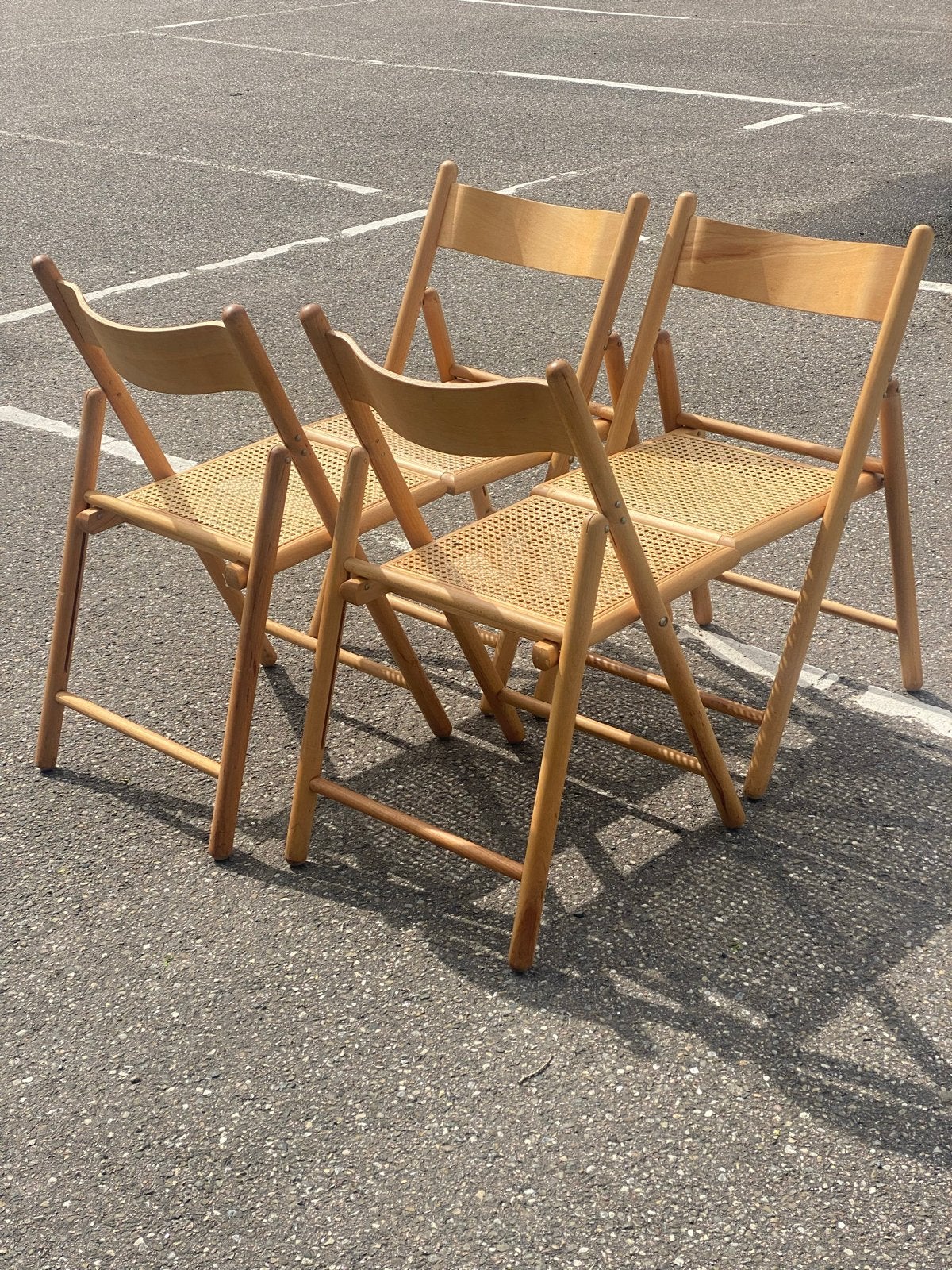 Zes Italiaanse design beuken klapstoelen met rieten zitting, Ophalen