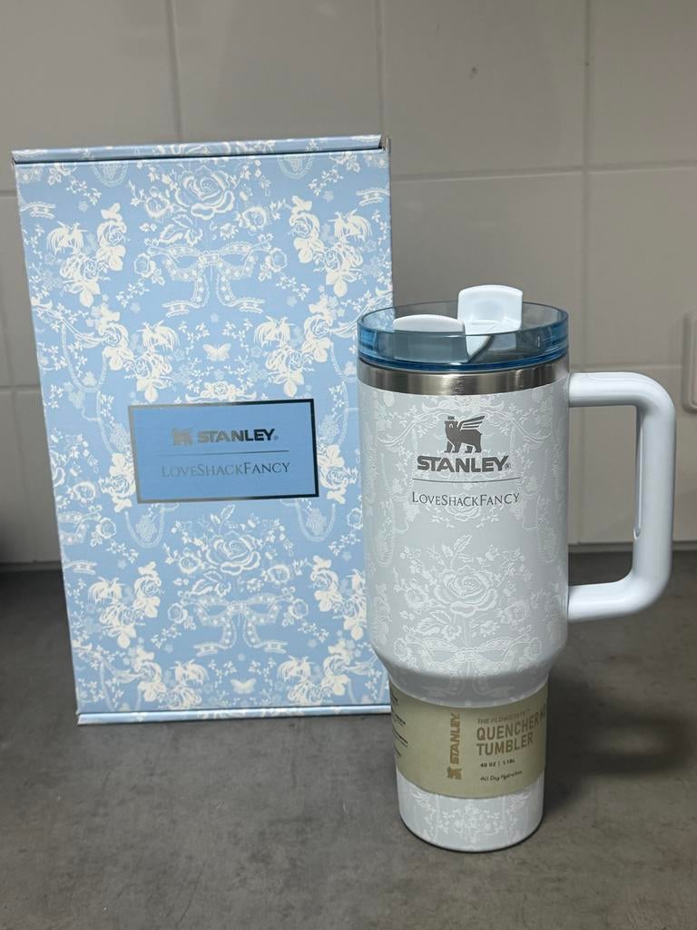 Stanley x LoveShackFancy Quencher H2.0 Tumbler Alpine Blue, Ophalen of Verzenden, Nieuw