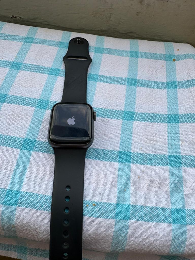 Apple Watch serie 6 iphone Watch Zwart 40/42 MM, Ophalen of Verzenden, Zo goed als nieuw, Zwart, IOS