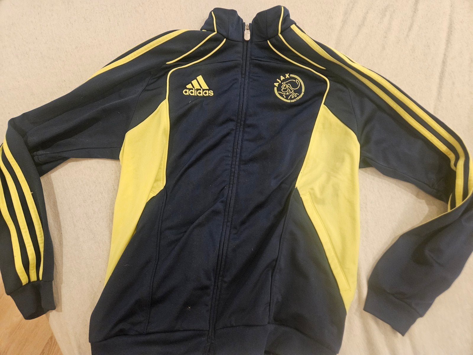 Ajax trainingsjasje maat 176, Sport en Fitness, Voetbal, Maat XS of kleiner, Ophalen of Verzenden, Shirt