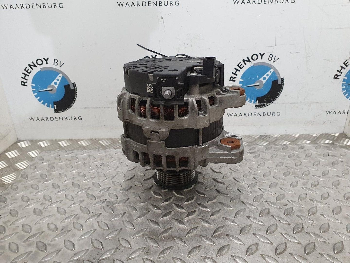 VOLVO V40 2.0 D2 Summum Bns DYNAMO 2015, Gebruikt, -, -, Ophalen of Verzenden